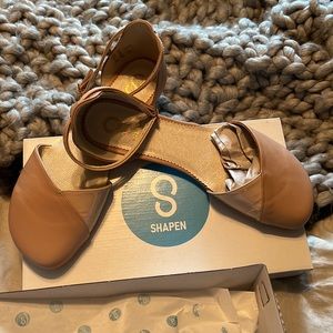 Brand new in box Shapen ballet flats
